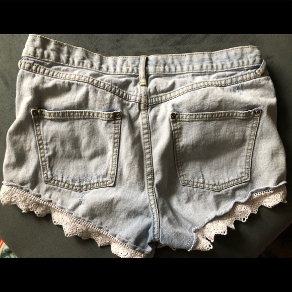 Free people lace trimmed shorts - Picture 4 of 5